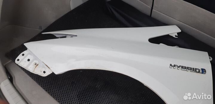 Крыло на toyota prius