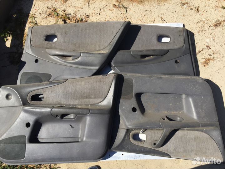 Блок предохранителей Mazda Familia BJ