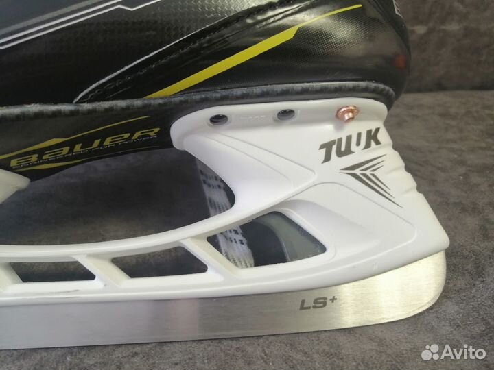 Продам профессиональные хоккейные коньки