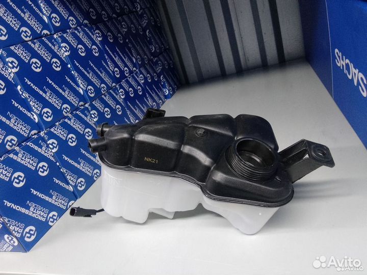 21430320 Расширительный бачок