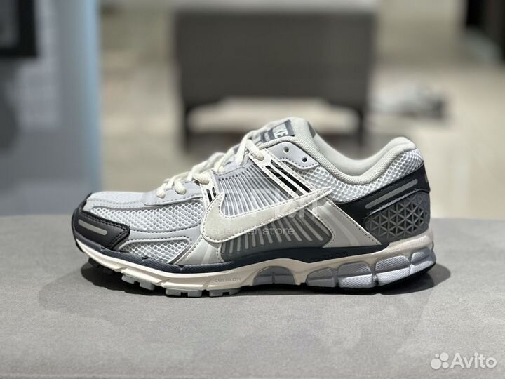 Кроссовки Nike Air Zoom Vomero 5