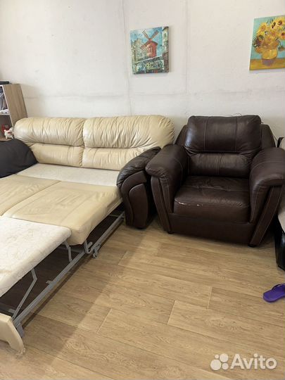 Диван раскладной кожанный с креслом