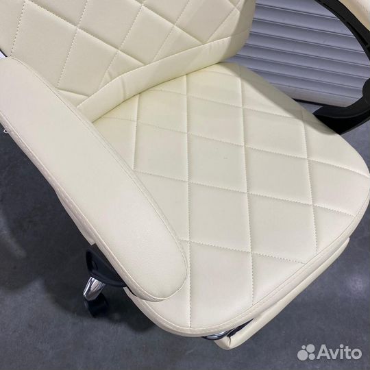 Офисное кресло