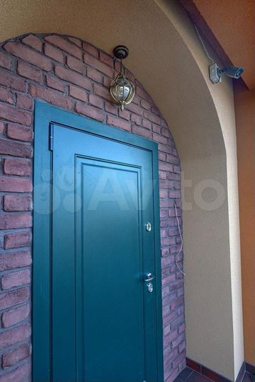 Коттедж 280 м² на участке 13 сот.