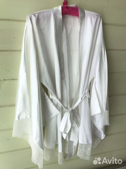 Белый шелковый халат