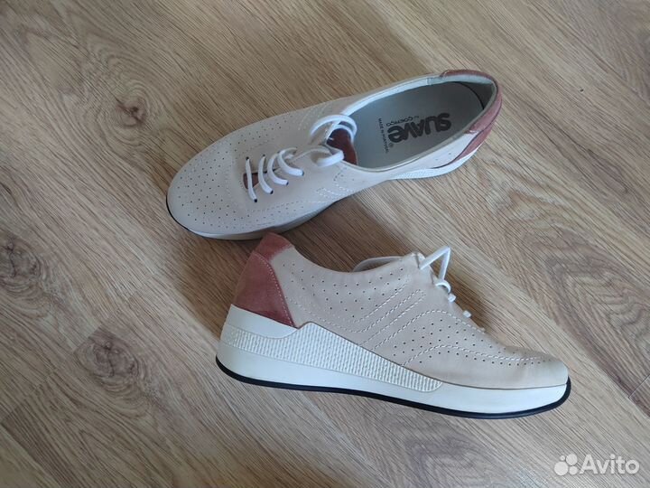 Женские ботинки