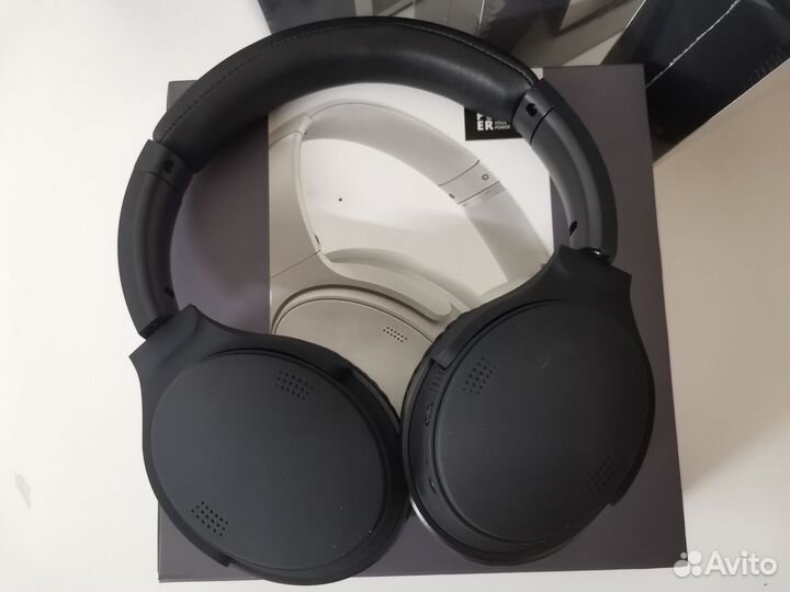 Беспроводные наушники накладные новые