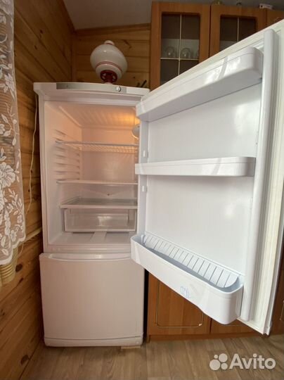 Холодильник бу indesit