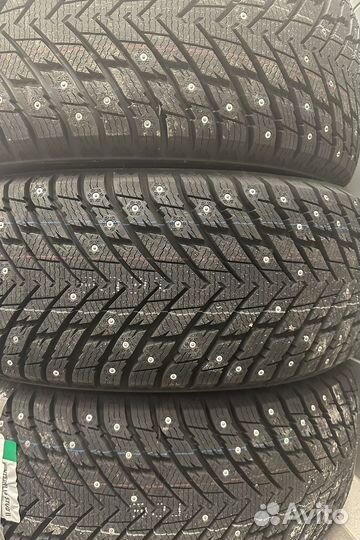 Rockblade Winterplus Stud II 235/50 R19