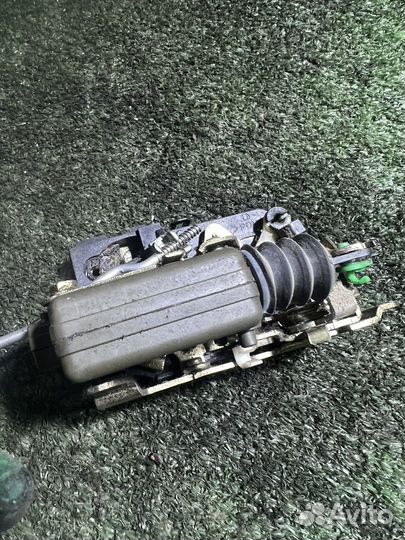 Замок двери передний правый Renault Master