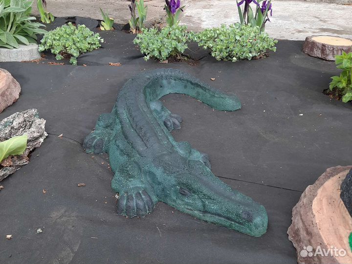Продам крокодила садовая поделка