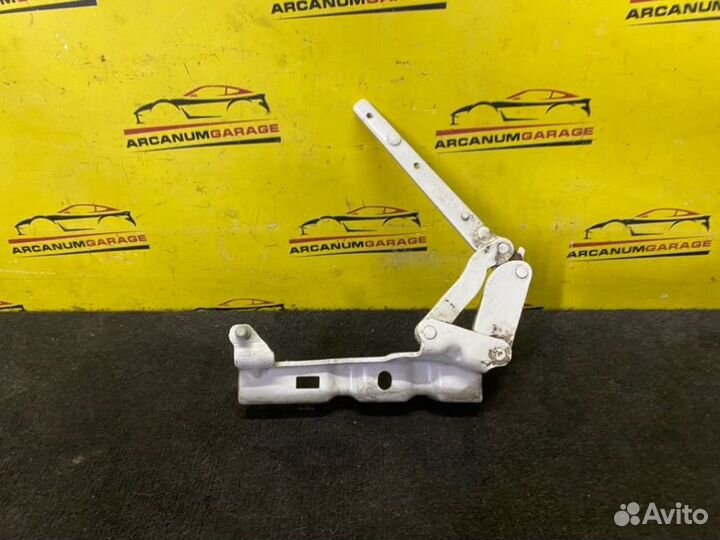 Петля капота правая Mercedes Clc W203 OM646.963