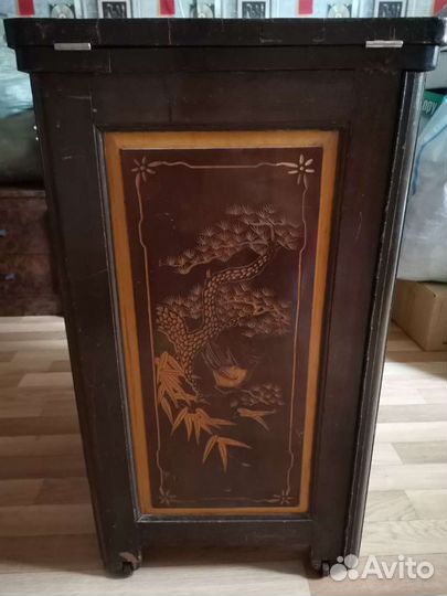 Швейная машинка Китайская Бабочка,резная тумба