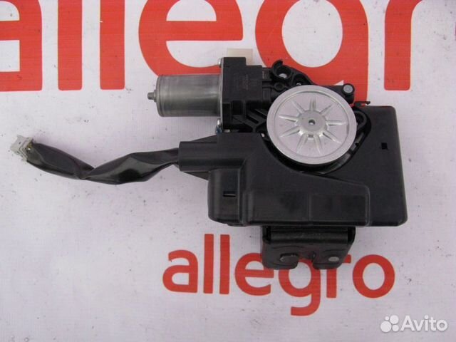 Замок крышки багажника Toyota Fortuner Rav4 LC200