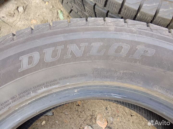 Dunlop Winter Maxx SJ8 215/65 R16 98Q