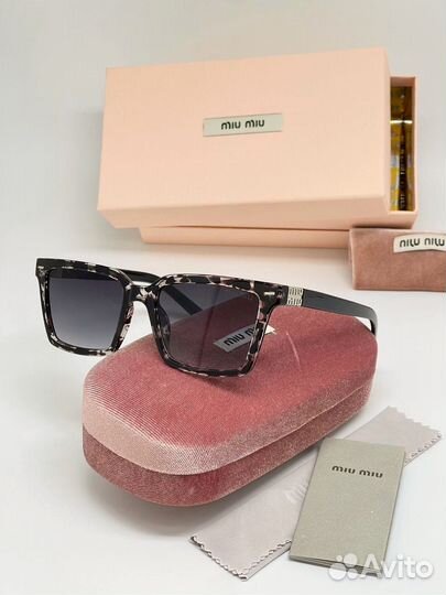 Имиджевые очки miu miu