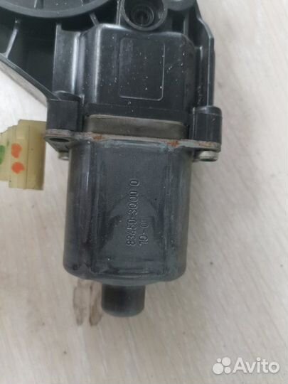 Мотор стеклоподъемника задний левый Hyundai Sonata