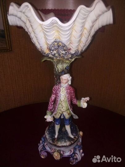 Старинная ваза для фрукт