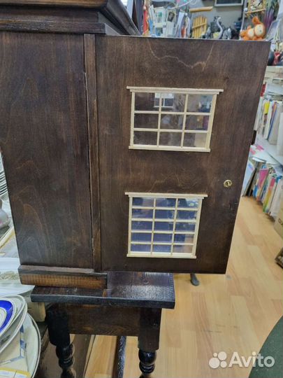 Bинтaжный кукольный дом, привeзён в 60-х гoдах из