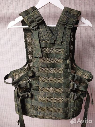 Разгрузочный жилет с подсумками