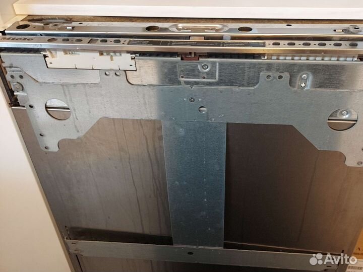 Miele Посудомойка машина полновстраиваемая 60 см