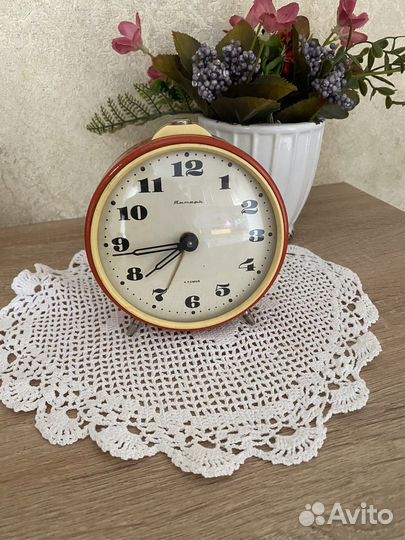Часы-будильники б/у СССР
