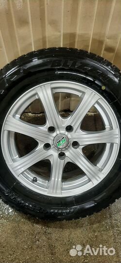 Bridgestone Blizzak Ice 215/65 R16 98