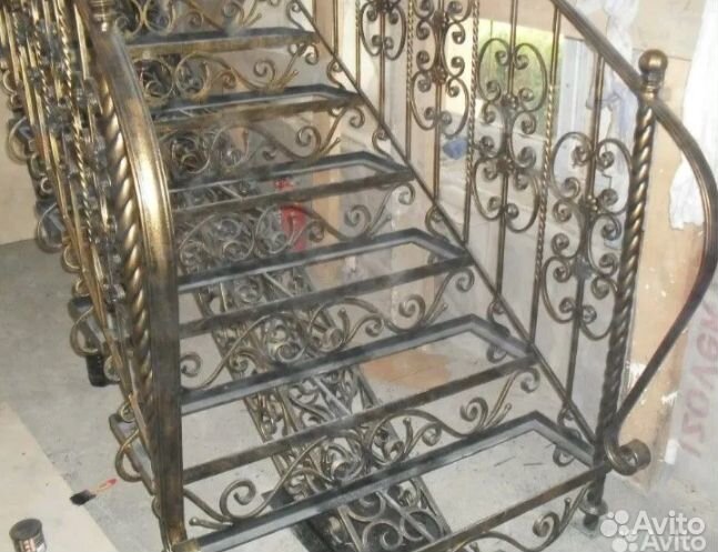 Лестницы на металлокаркасе любой сложности