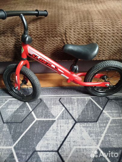 Продам беговел