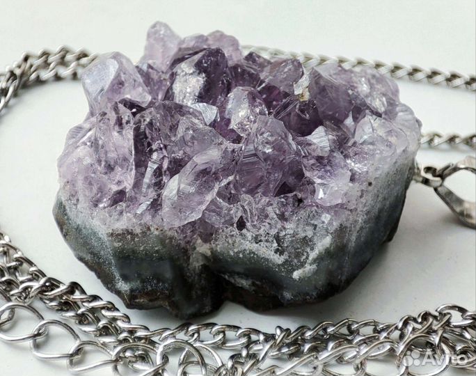 Аметистовый кулон на цепочке