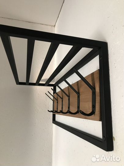 Вешалка с полкой