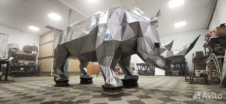 Полигональные фигуры из металл