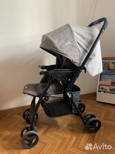 Прогулочная коляска Joie mirus с перекидной ручкой