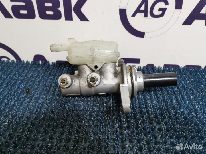 Главный тормозной цилиндр Toyota Noah