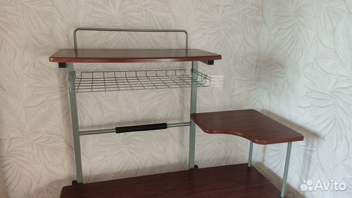 Удобный письменный стол для учебы, техники)