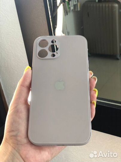 Чехол на iPhone