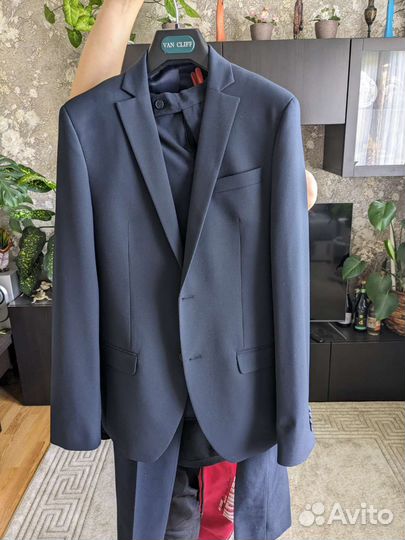 Продам костюм