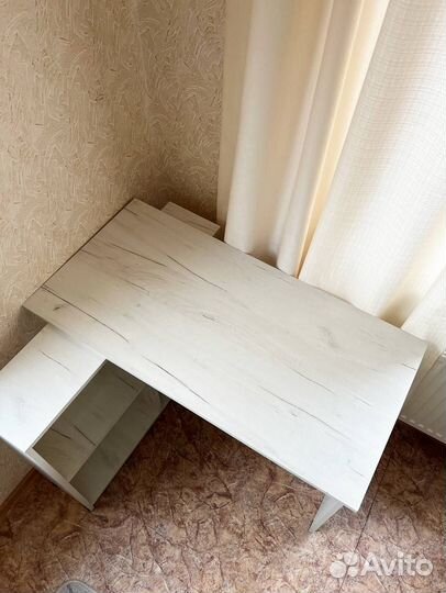 Детский письменный стол