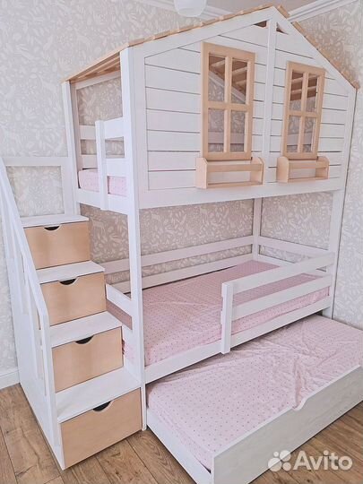 Двухъярусная кровать детская