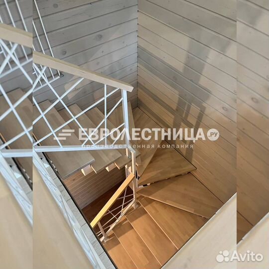 Лестница на металлокаркасе