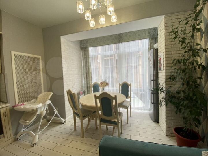 2-к. квартира, 83 м², 1/4 эт.