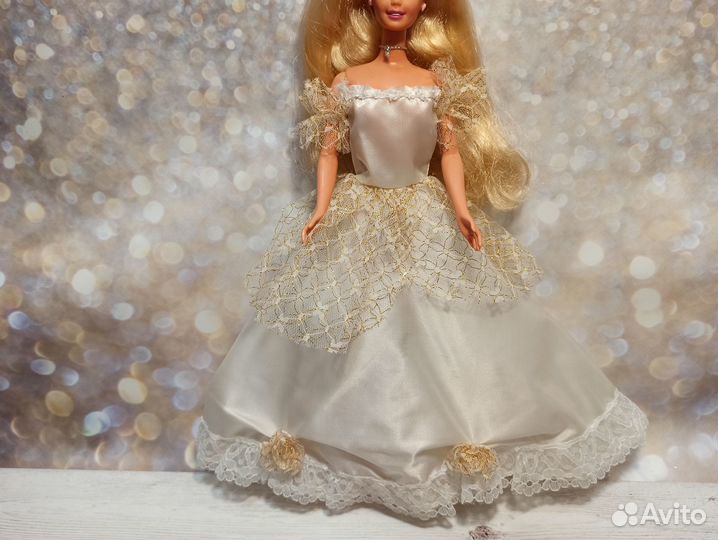 Платье для кукол формата Барби