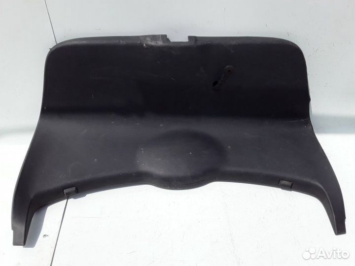 Обшивка крышки багажника задняя Skoda Octavia A5