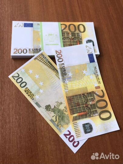 1 пачка купюр номинал 200 Евро Реквизит