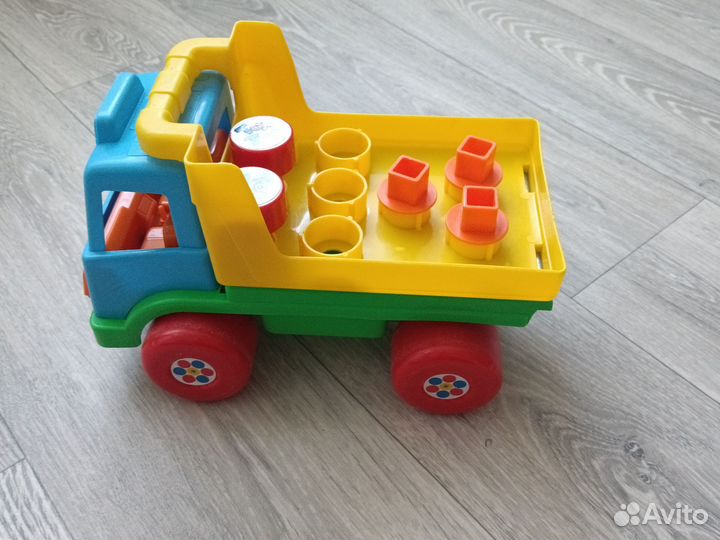 Игрушки для мальчика-машина пожарная,автодорога