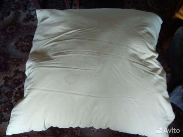 Подушка и плед