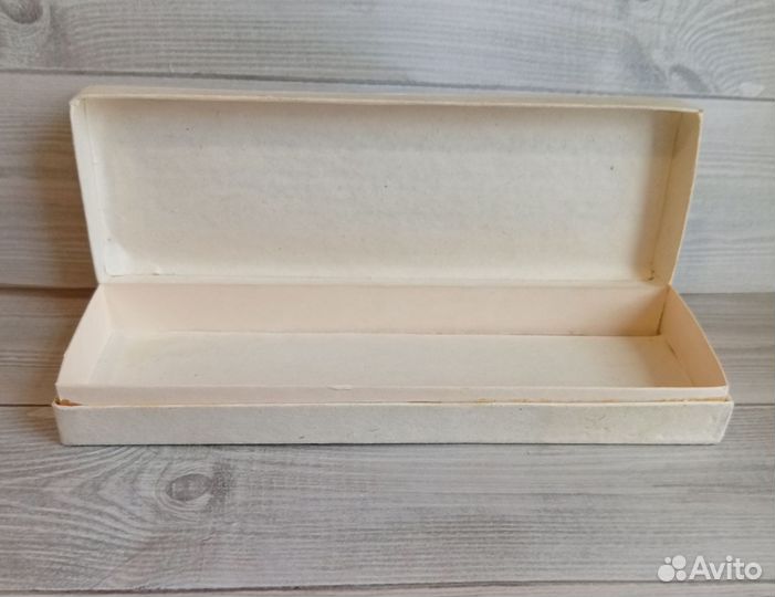 Коробка Заря СССР