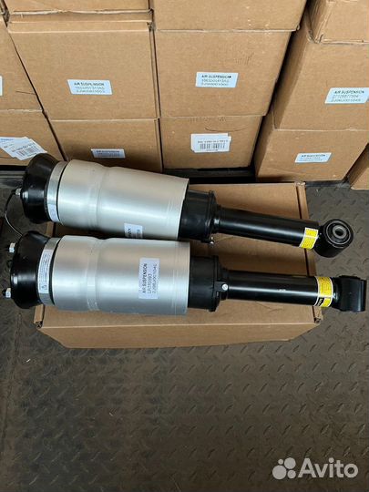 Пневмостойка передняя новая Range Rover Sport L320