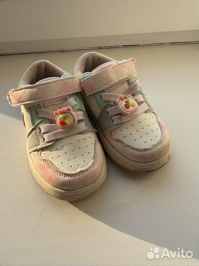 Кроссовки детские