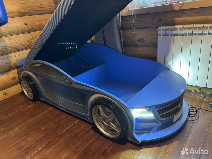 Детская кровать и шкаф Mercedes